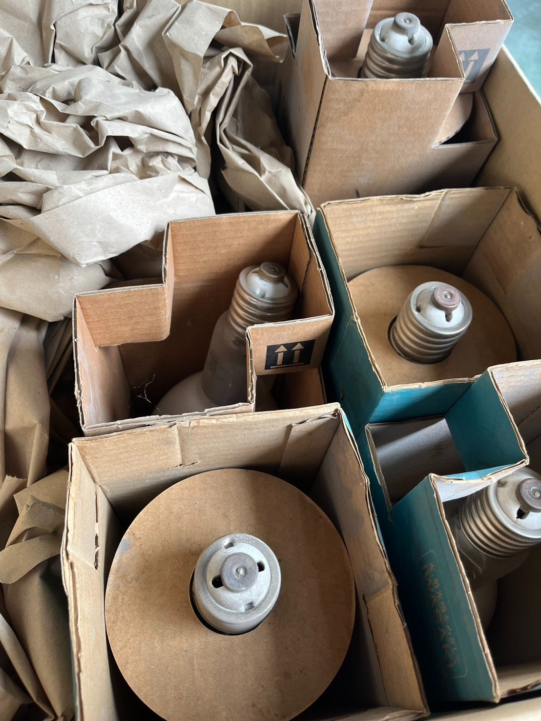 送料無料キャンペーン中！ 岩崎電気 アイ 水銀ランプ パワー HF400X E39口金 400W 屋外照明 工場照明用