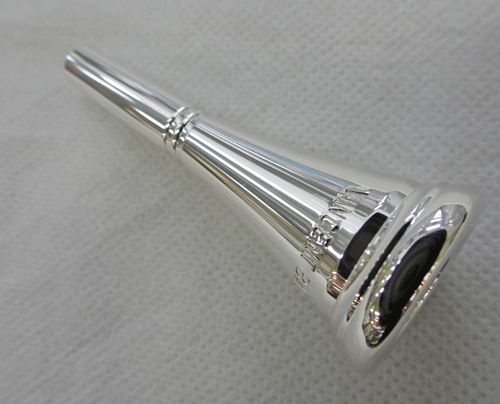 V バック フレンチホルンマウスピース ３ 低音域の演奏に 銀メッキ仕上げ 超