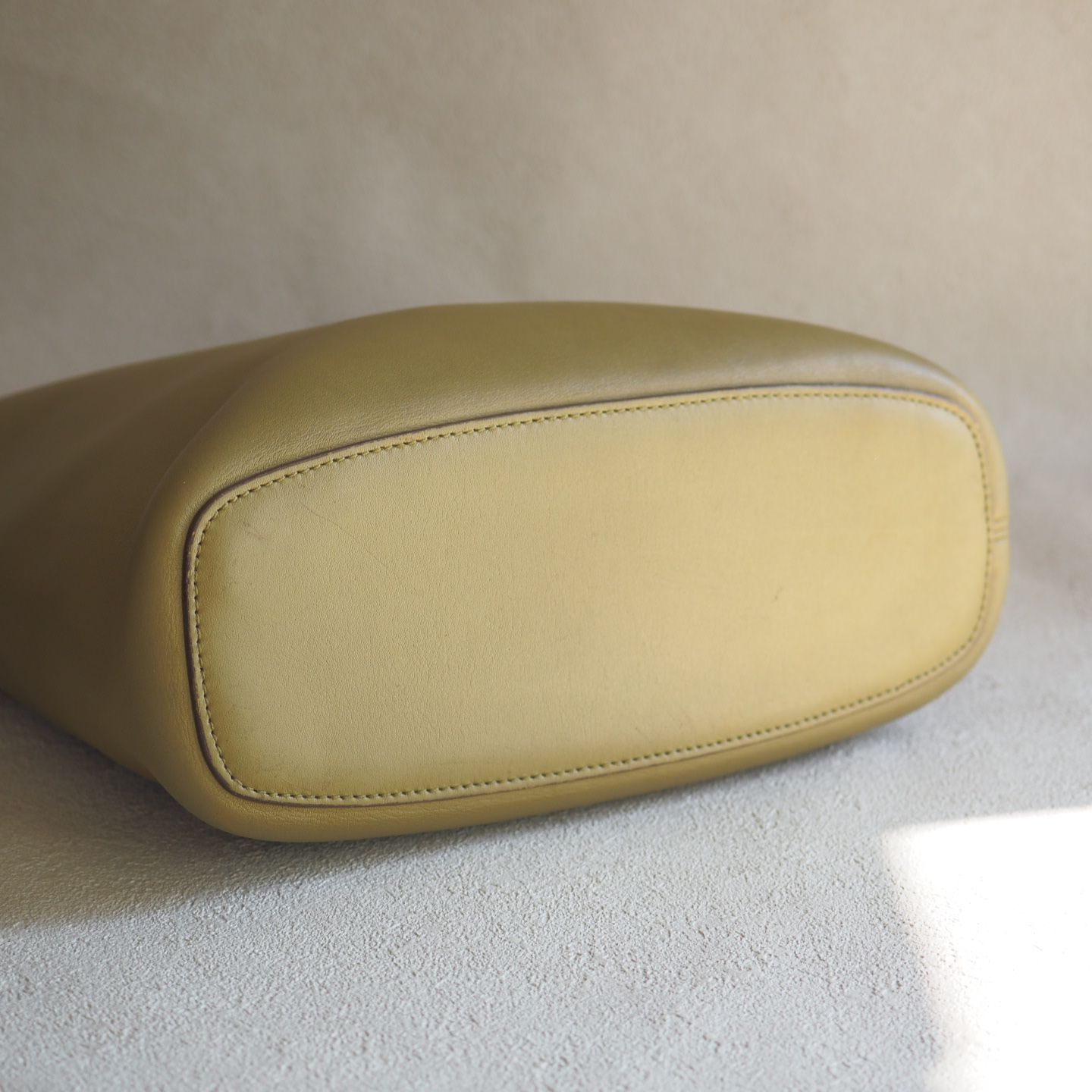 ロエベ LOEWE レザー ショルダーバッグ カーキ グリーン 本革 トート 