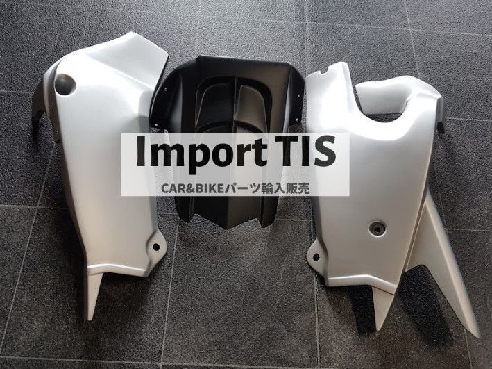 ZX25R/ZX25RR/ZX4R/ZX4RR カーボンスイングアームカバー ZX25R/ZX25RR/ZX4R/ZX4RR カーボンスイングアームカバー