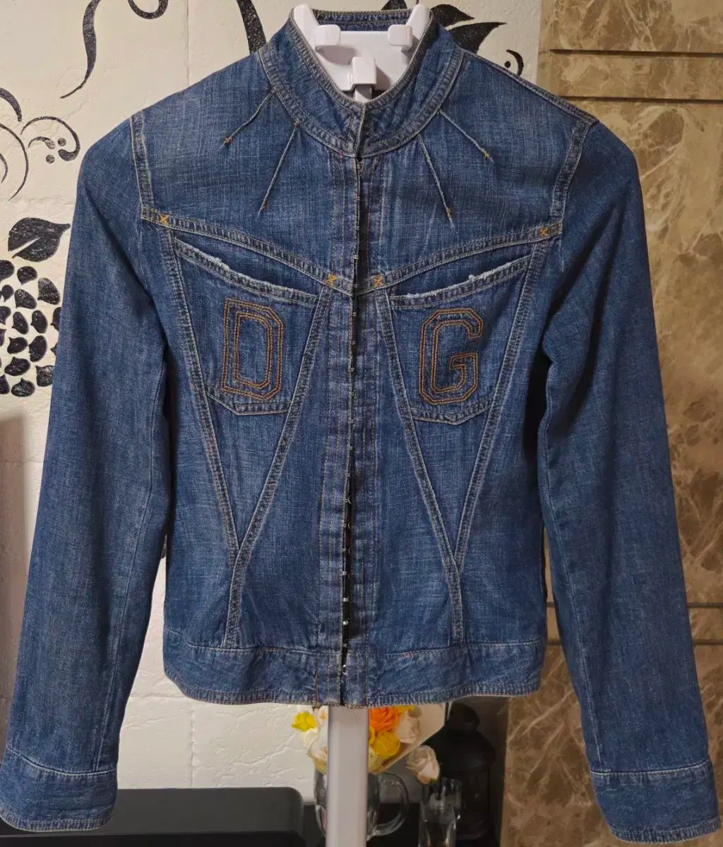 D ＆ G ドルチェ＆ガッバーナ デニムジャケット 販売しています