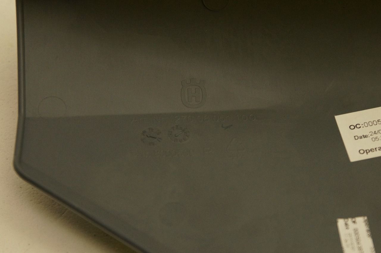 ハスクバーナ 701スーパーモト 純正サイドカウル シートカウル グレー 白 27008051100 27008050100 27008040000 BRIGHTFACE_UK