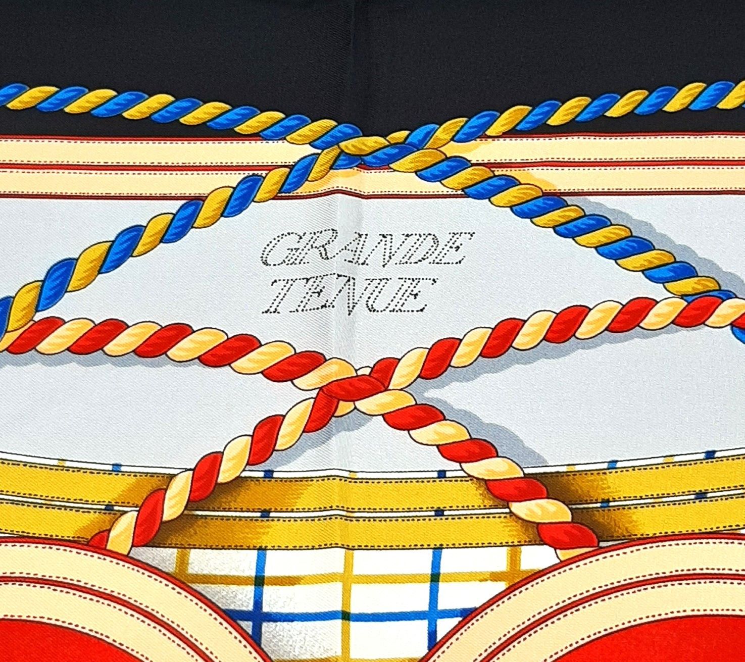 HERMES　エルメス　スカーフ　カレ90　GRANDE TENUE　馬の礼装 エルメス カレ90 GRANDE TENUE 馬の礼装 スカーフ シルク スレ