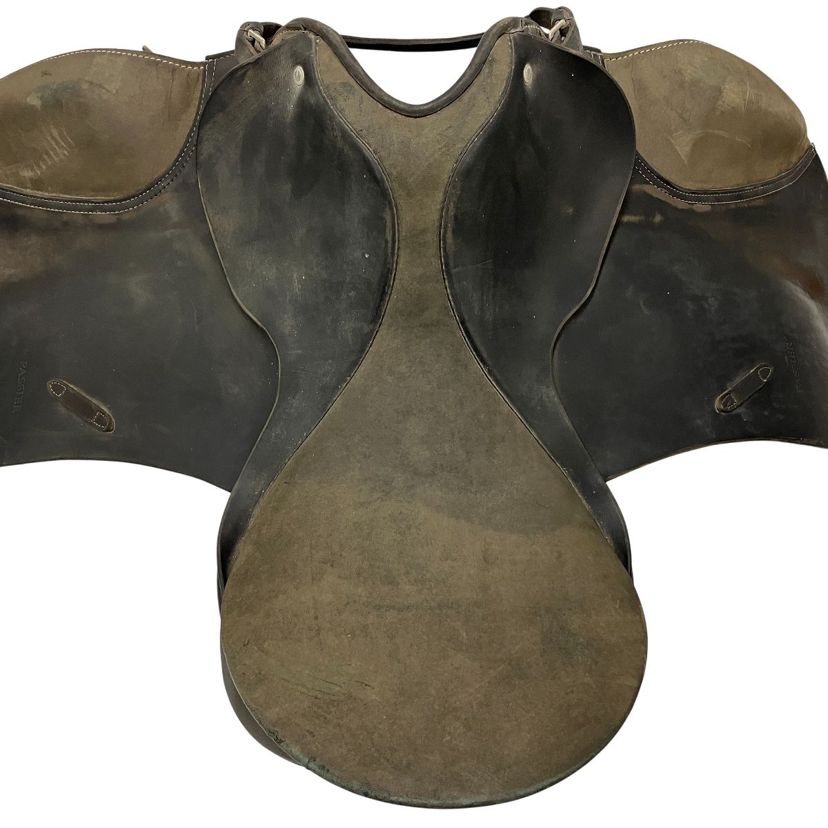 17インチ ドレッサージサドル