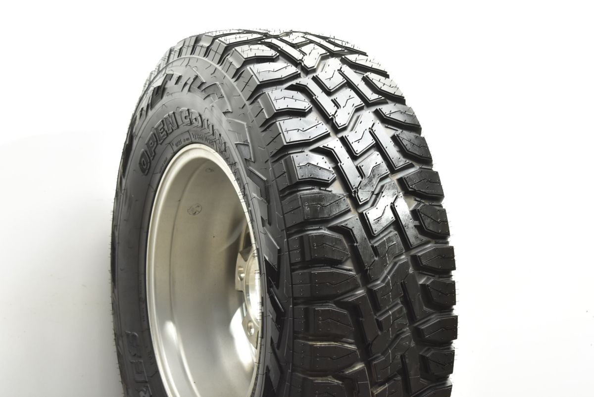 バリ溝】トヨタ ランドクルーザー70 復刻 純正 16in 7JJ +0