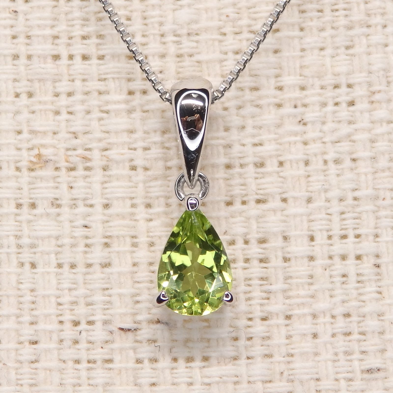 pomellato ペリドット チャーム ペンダントトップ 雫 ペリドット