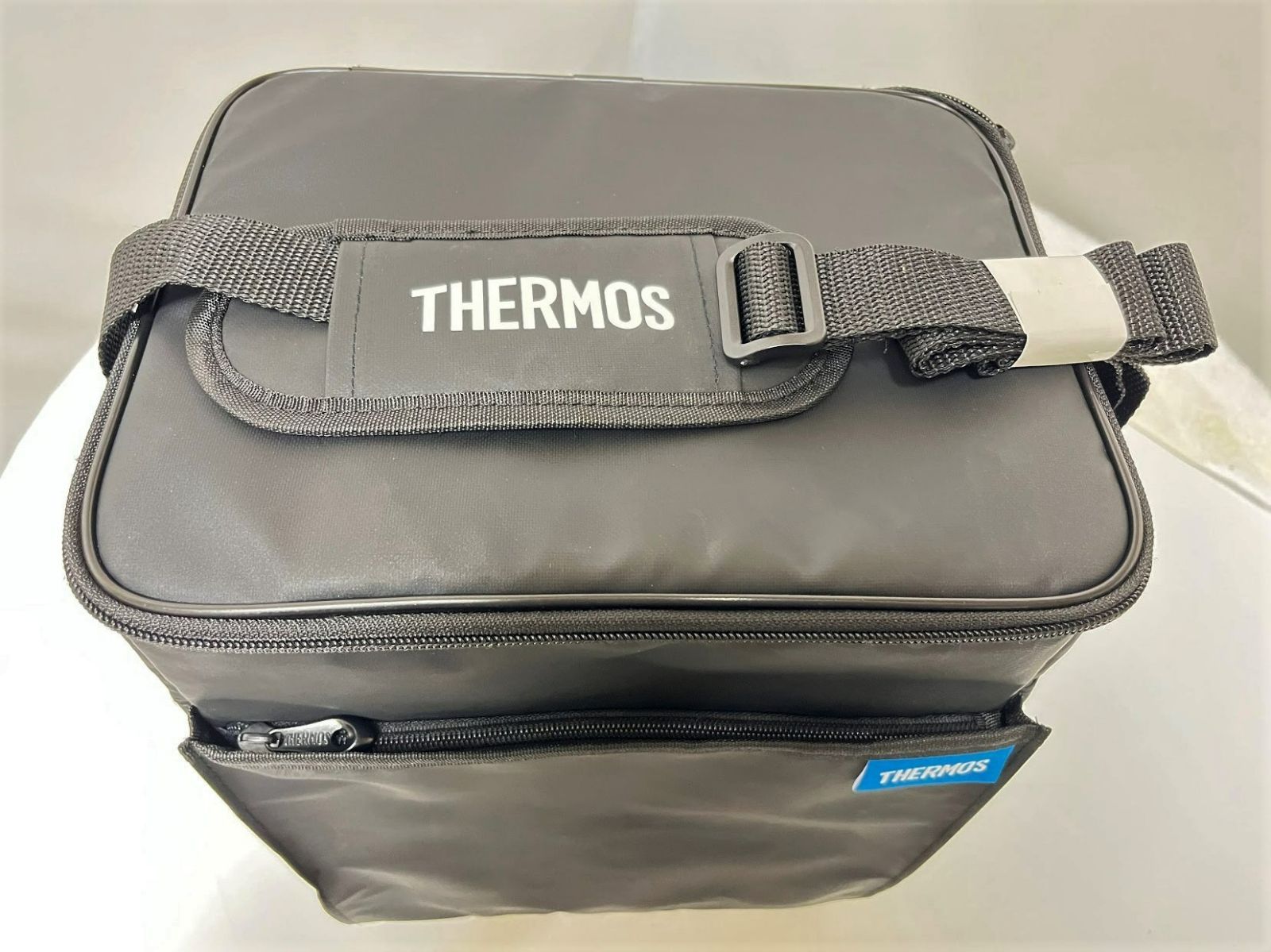 サーモス ソフトクーラー 15l ブラック Req 015 Bk Webshop Keszisi Hu