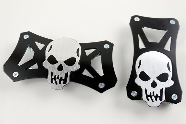 アルミペダルAT用 スカル 骸骨 ブラックXシルバー 黒X銀 汎用 ペダルカバー アクセル ブレーキ 車 クルマ 自動車 オートマ オートマチック 高品質 カスタム 内装 ドレスアップ