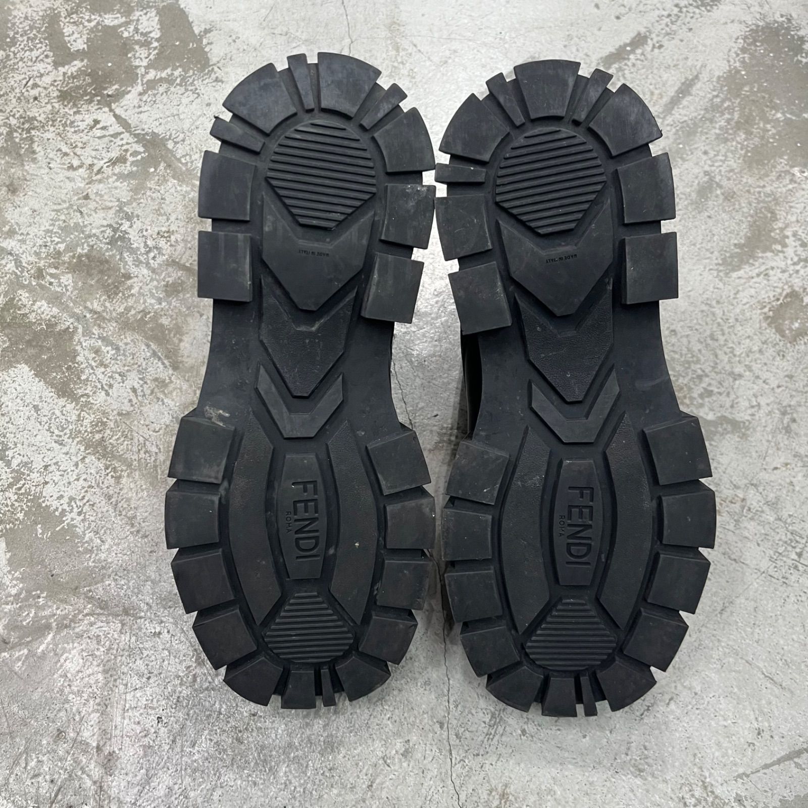FENDI FFロゴ ズッカ柄 フォース レースアップ アンクル レザー ブーツ 