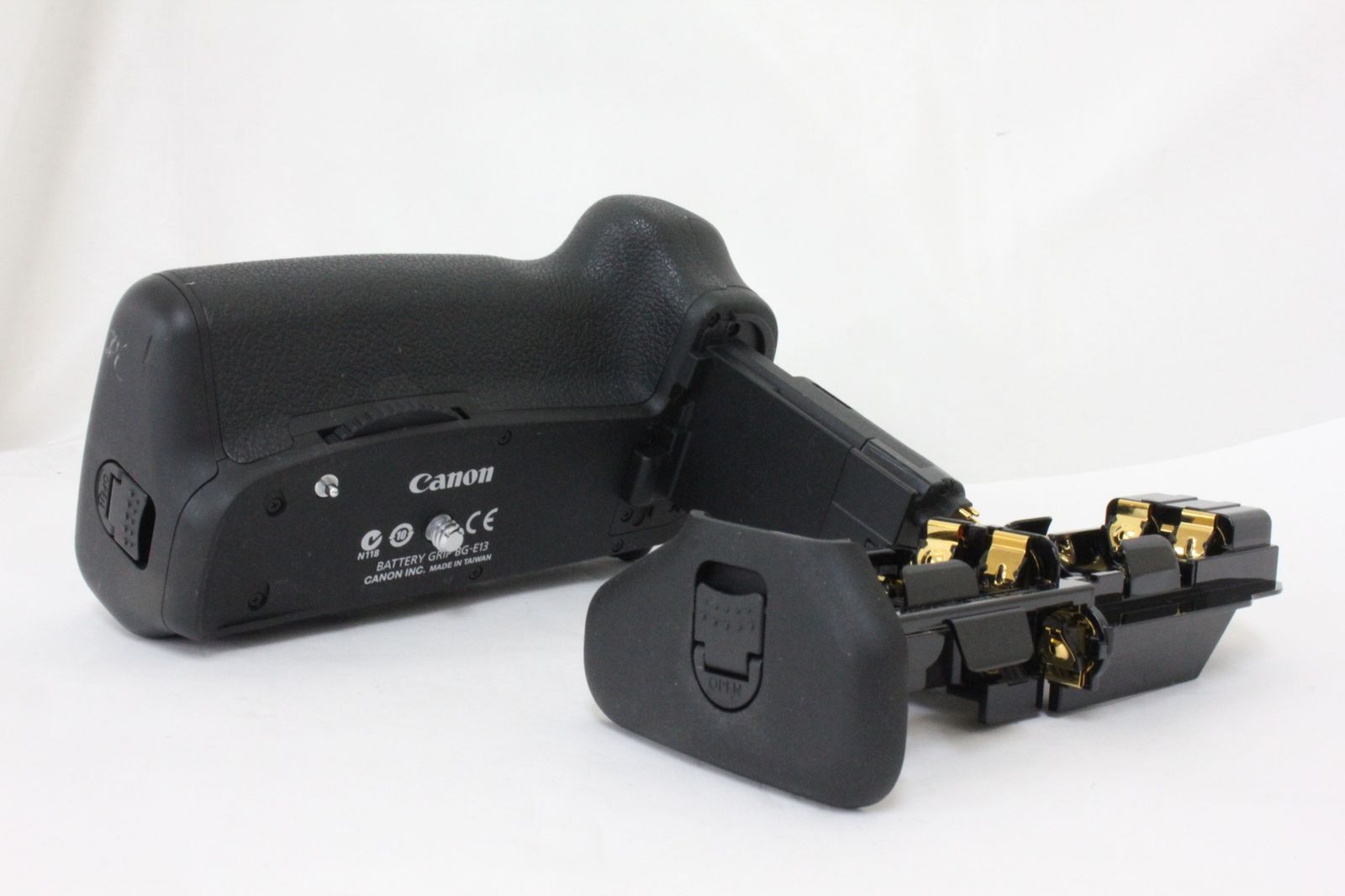 返品保証 キャノン Canon バッテリーグリップ BG-E13 マガジン BGM-E13A バッテリー M7564