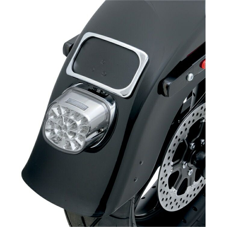WEB LED テールライト スクエアバックテールライト装着車|上部ナンバー灯
