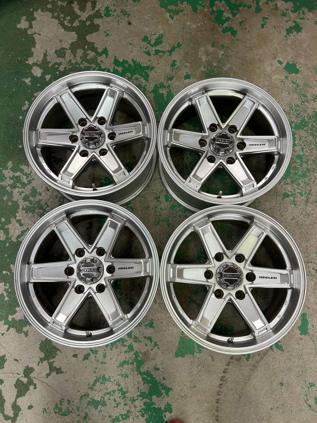 WEDS KEELER TACTICS 17×8J +25 PCD139.7 6穴 ハイパーシルバー