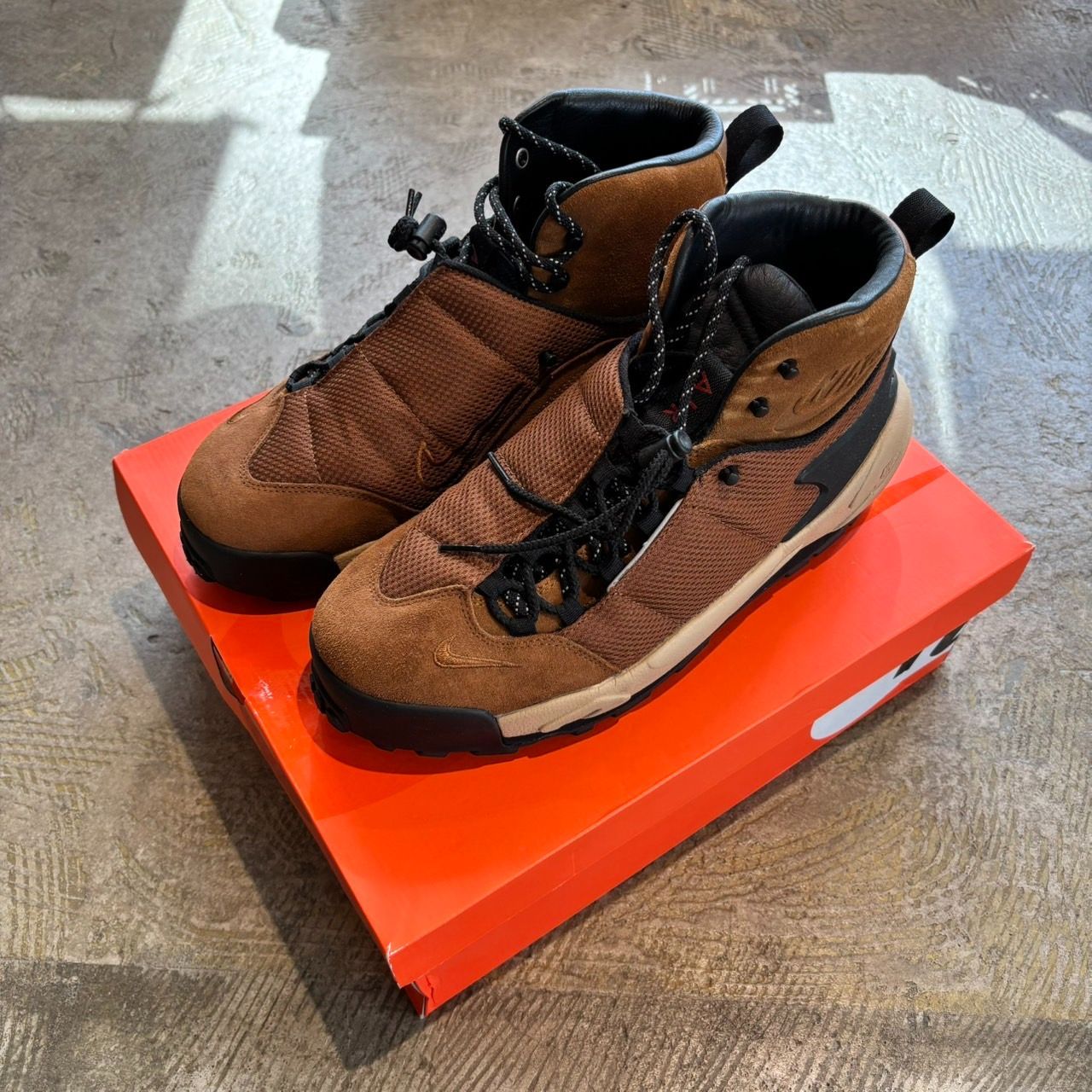 NIKE MAGMASCAPE SP LT BRITISH TAN UT-2506-67 - メルカリ