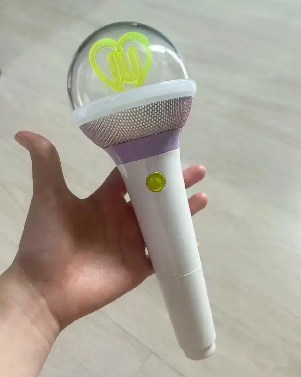 IU(アイユ) ペンライト アイク・イーヴランド 出品 IU アイク I-KE