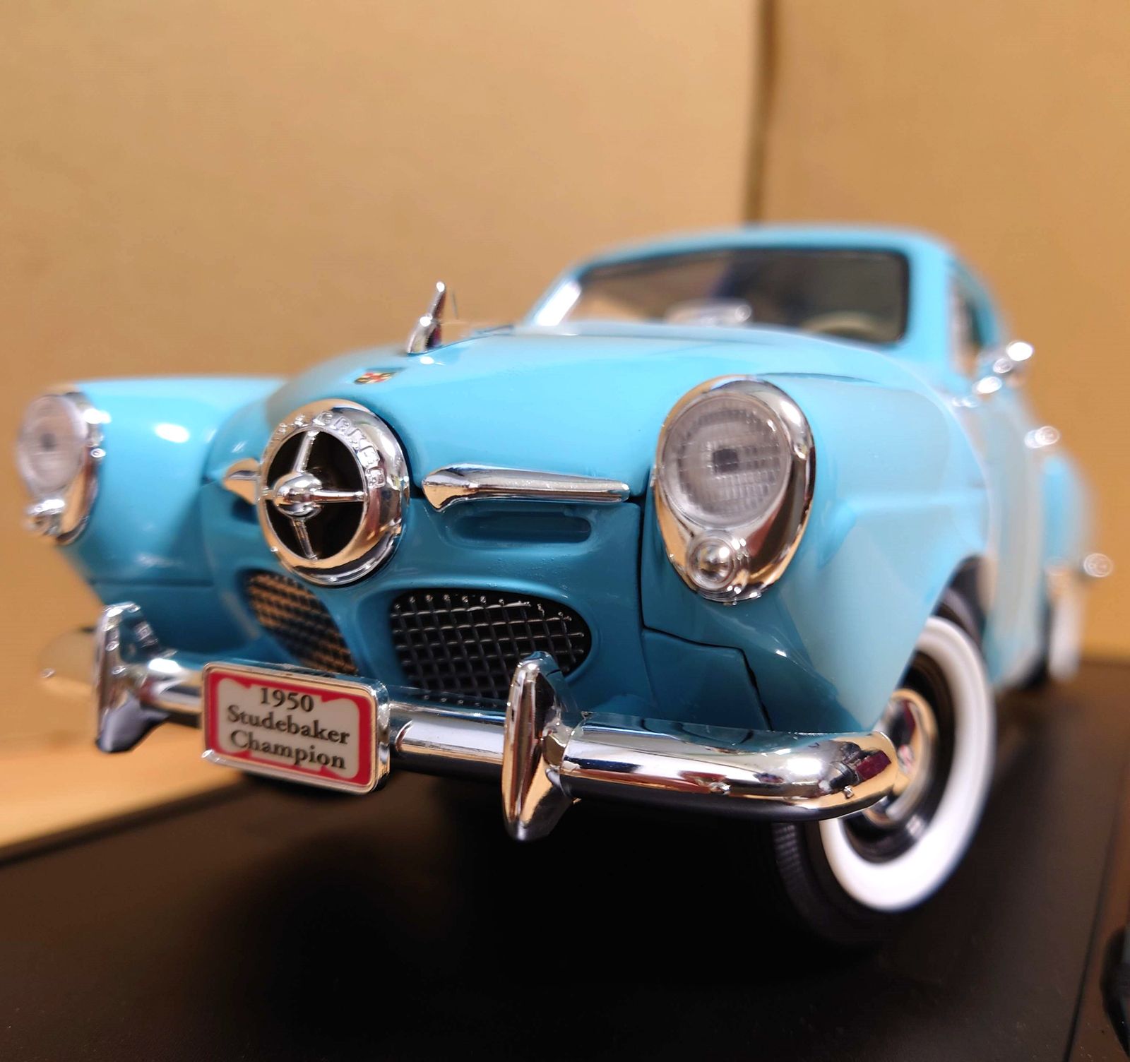 1/18 スチュードベイカー チャンピオン 1951 Studebaker 中古 1/18 スチュードベイカー チャンピオン 1951 ブルー Studebaker