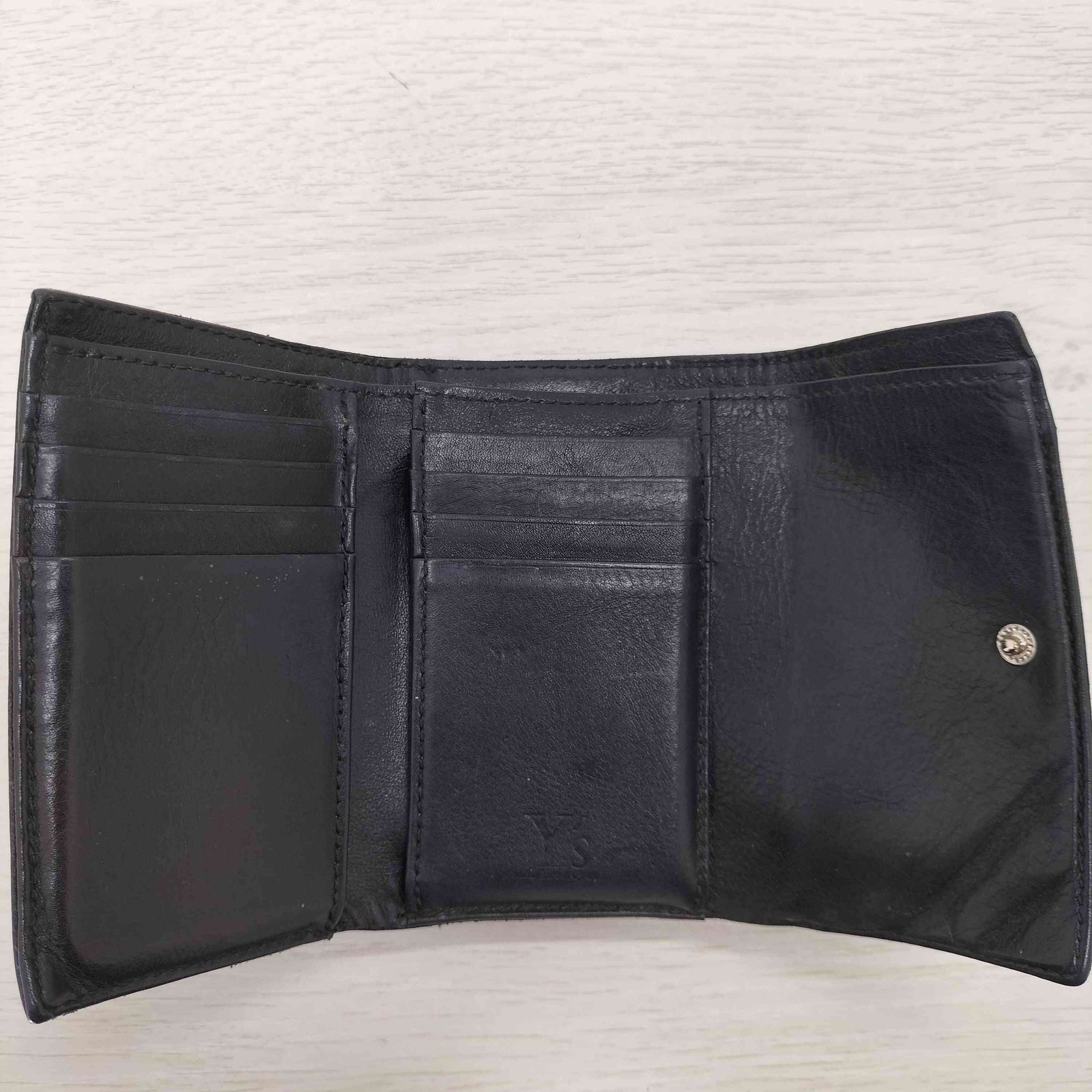 Ys(ワイズ) レザー三つ折りがま口財布 レディース 表記無 【中古】【ブランド古着バズストア】 ワイズ Ys レザー三つ折りがま口財布 レディース 表記無 - メルカリ