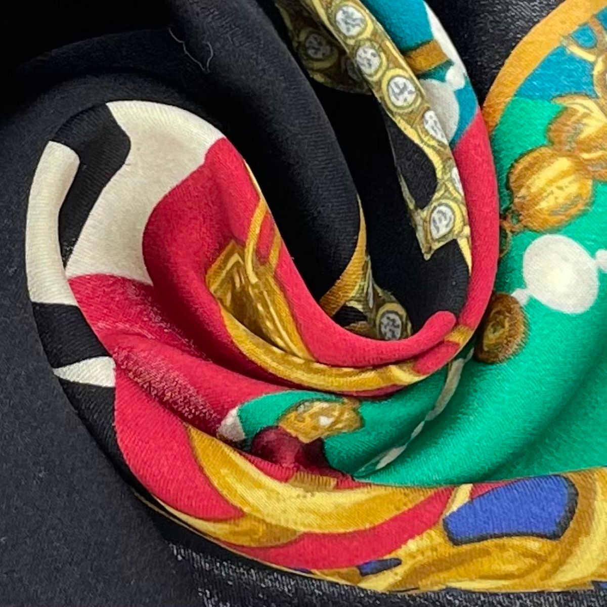 CHANEL ダークグリーン 大判スカーフ　ジュエリー柄　美品　シャ 楽天市場】スカーフ グリーン（ブランドシャネル）（バッグ