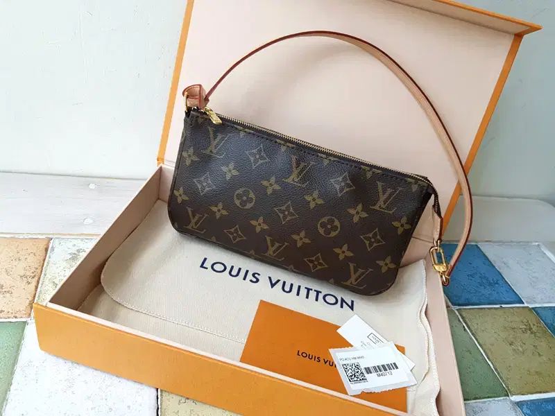 Louis Vuitton(ルイヴィトン) モノグラム ポシェット アクセ
