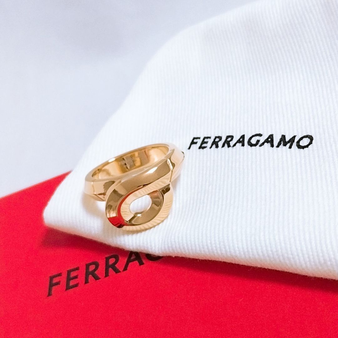 新品未使用】FERRAGAMO リング 指輪 ガンチーニ フェラガモ - メルカリ 
