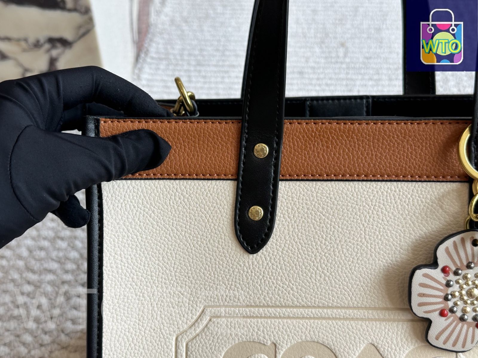 Riiicha shop 即購入ok!様 今日特価】Coach コーチ ショッピングバッグ 高級感が強い
