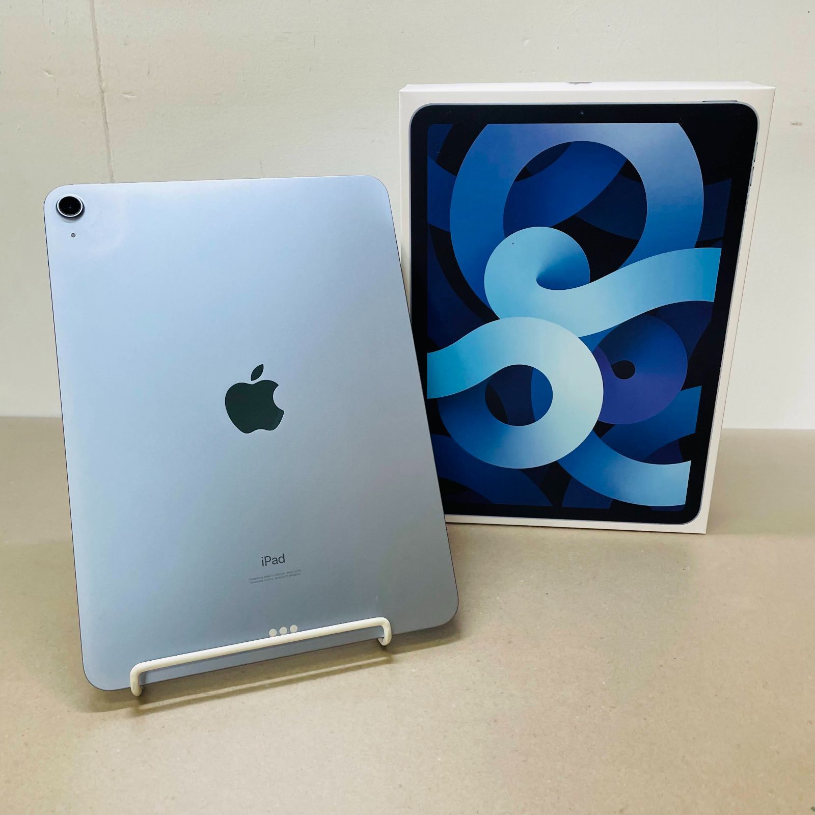 美品 Apple iPad Air 第4世代 Wi-Fi 256GB MYFY2J/A 箱のみ C2573 60 