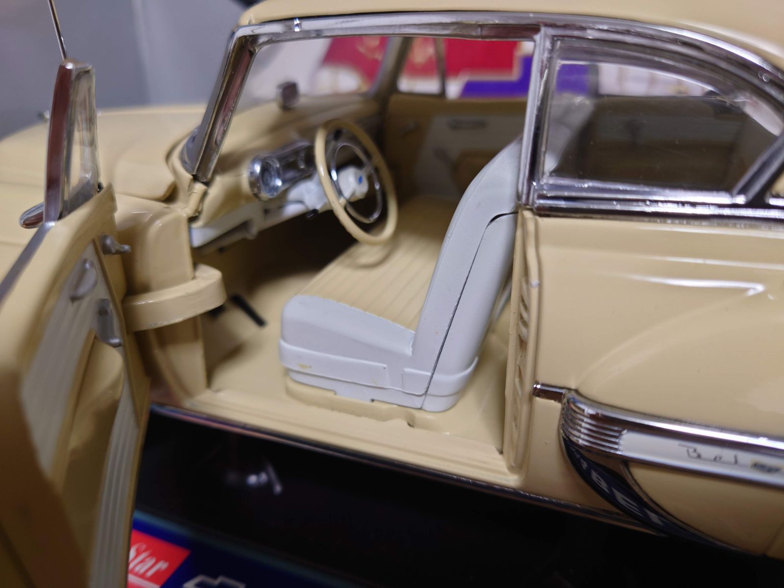 1/18 シボレーベルエア Chevrolet Bel Air Hard Top 1954