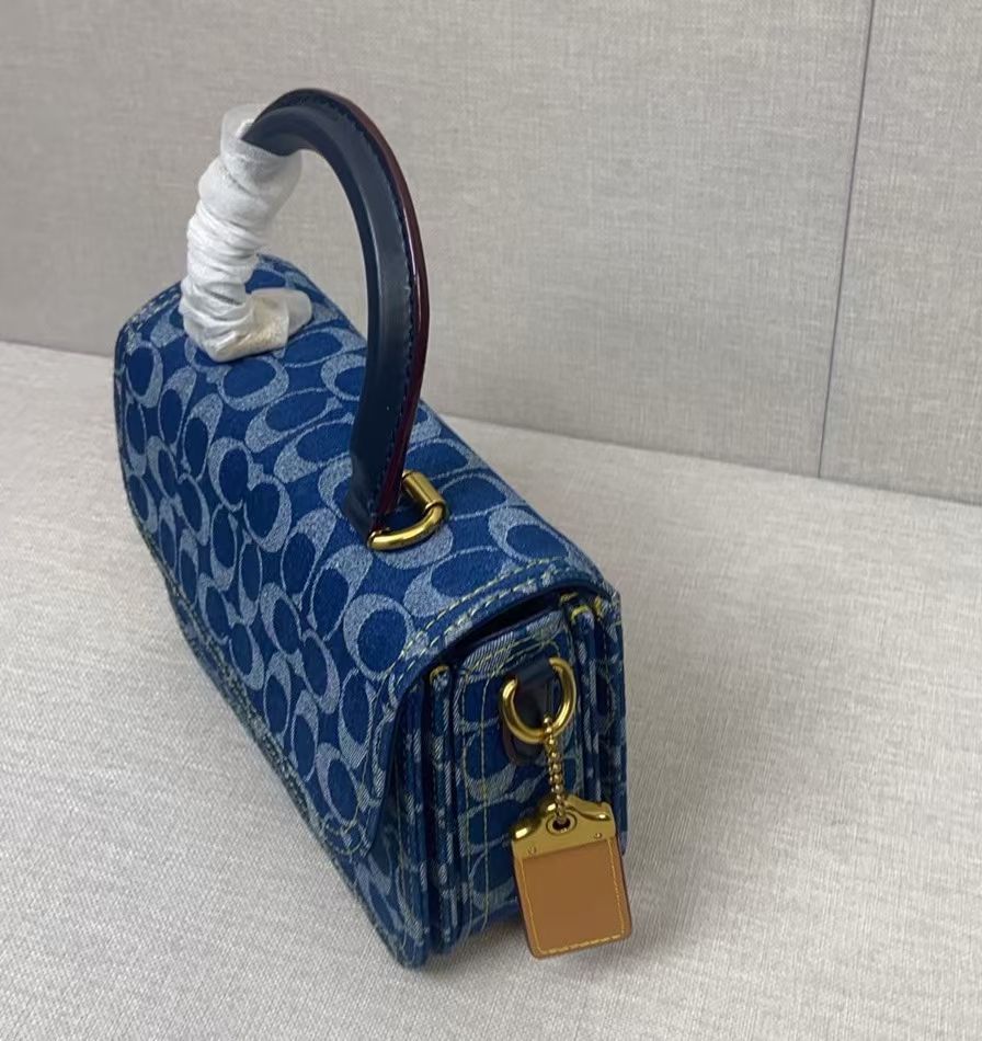 新作 】コーチバッグ COACH ショルダーバッグ シグネチャー デニム レディース ブルー CR694 - メルカリ