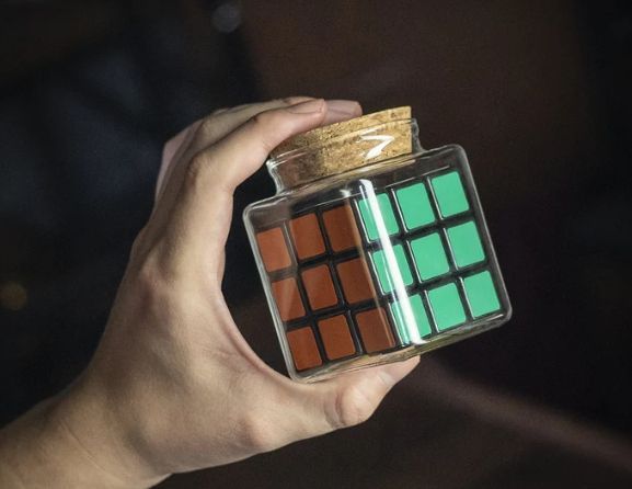 キューブ・イン・ボトル・Cube In Bottle by Henry Harrius - メルカリ