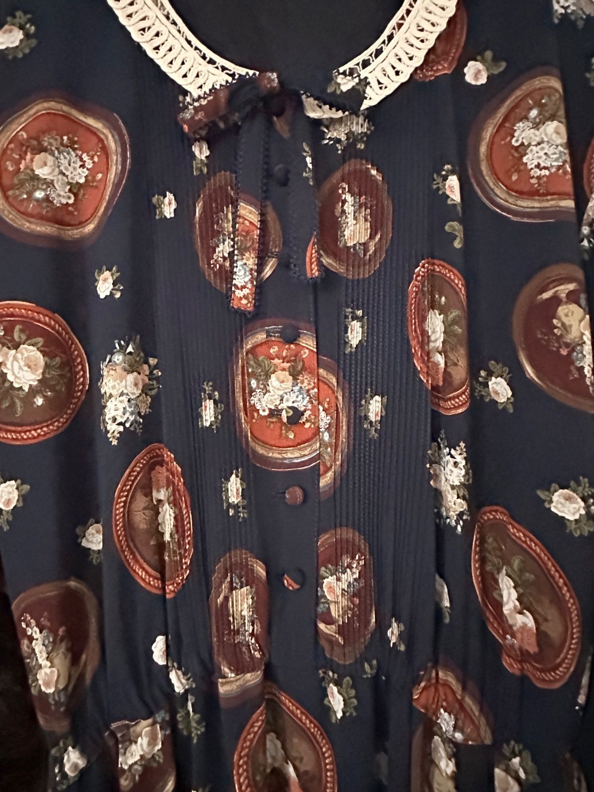 極美品　カネコイサオ ひまわり＆帽子柄 ピンタック　ロングワンピース　ブラック 極美品 カネコイサオ ひまわり＆帽子柄 ピンタック ロング