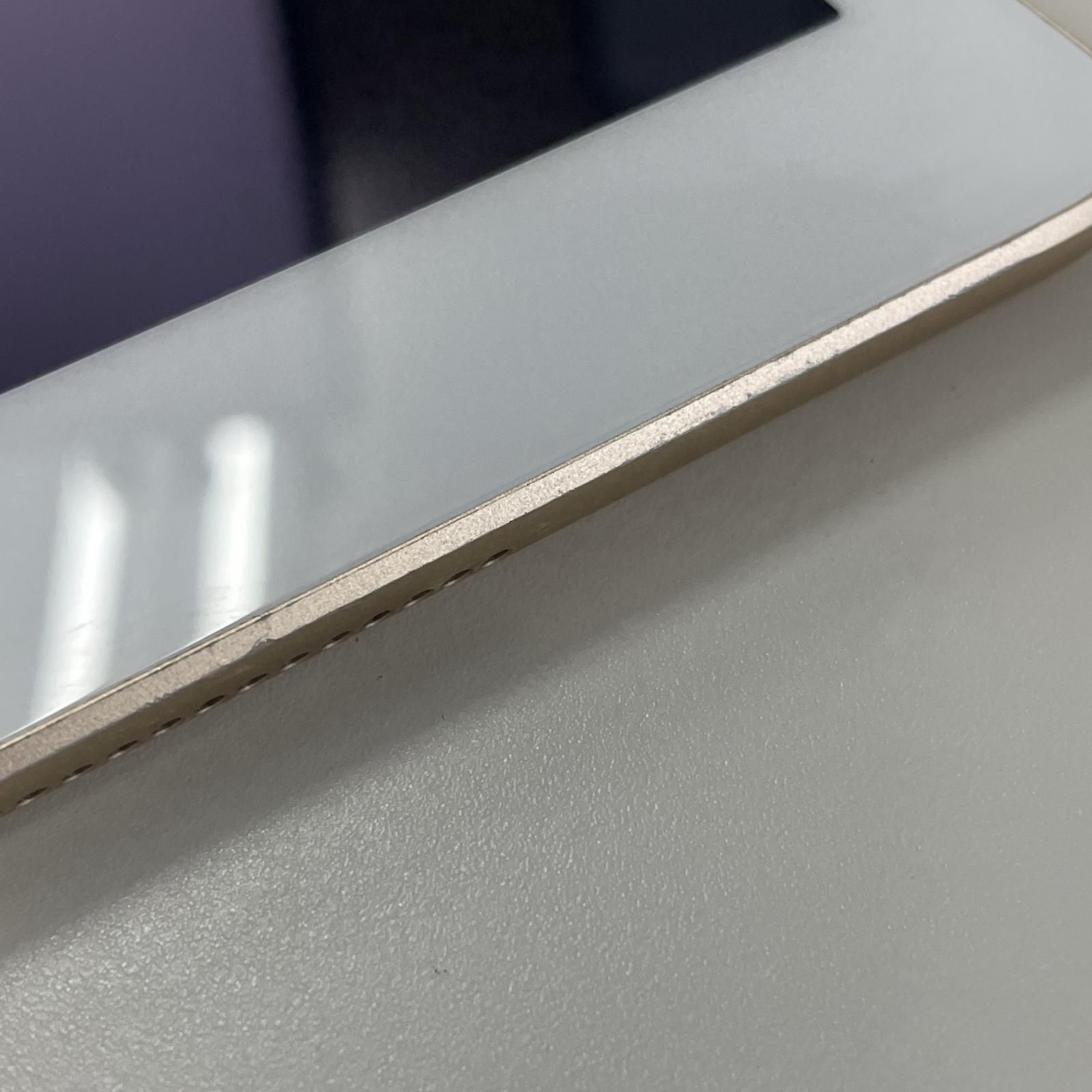 docomo iPad 第5世代 32GB ゴールド WiFi+Cellular - メルカリ