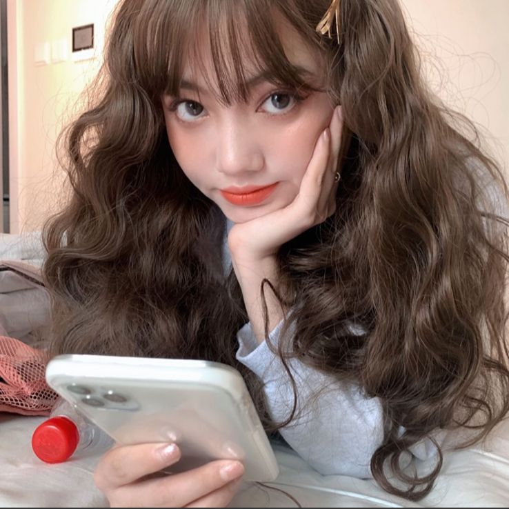 ハロウィンウィッグ　ロングカール　セミロング　4色　女性　男性　ゆるふわウェーブ