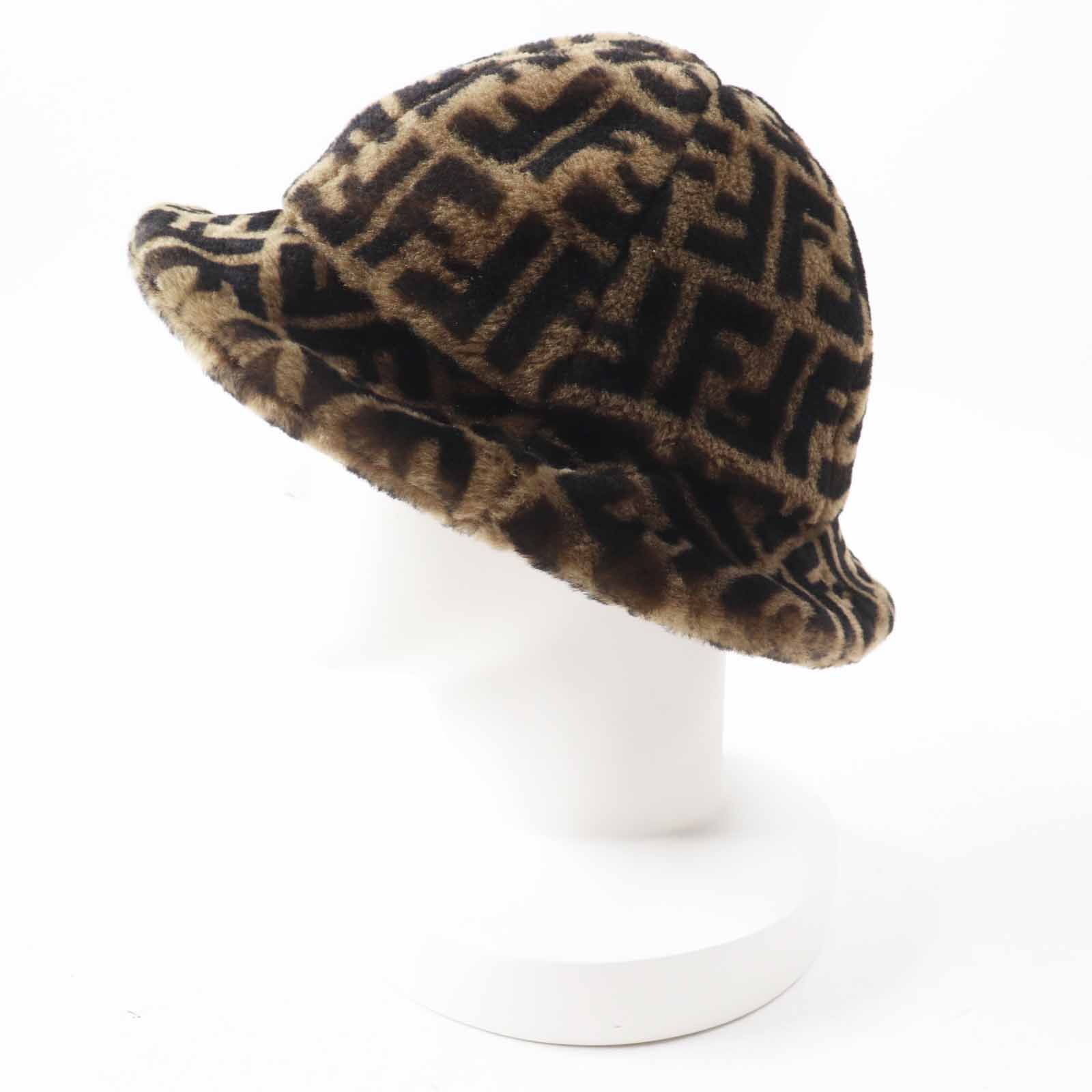 極美品◎FENDI フェンディ FXQ632 ムートン 裏シルク ズッカ柄  