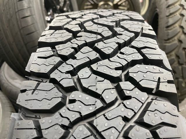  在庫あります 新サイズ BFグッドリッチ KO 3 LT 195 80 R 15 107 S タイヤ4本セット 製造 ホワイトレター ハイエース キャラバン 車検対応 15インチ サマータイヤ ノーマルタイヤ