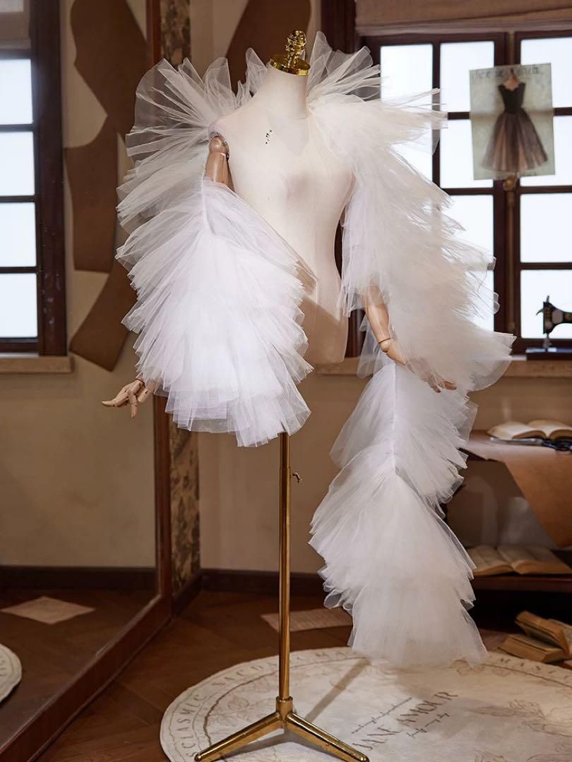 ソフトチュールのフリルがゴージャスなショール ホワイト