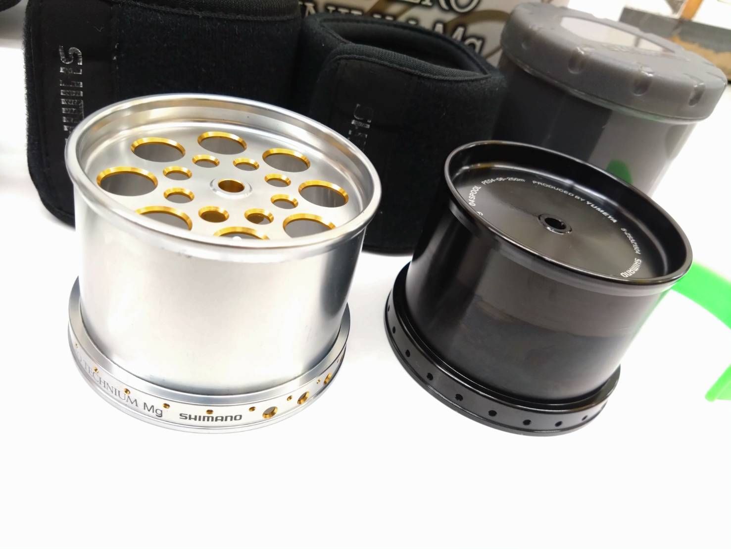 希少 シマノ SHIMANO スーパーエアロ テクニウムMg 0.8/1.0号