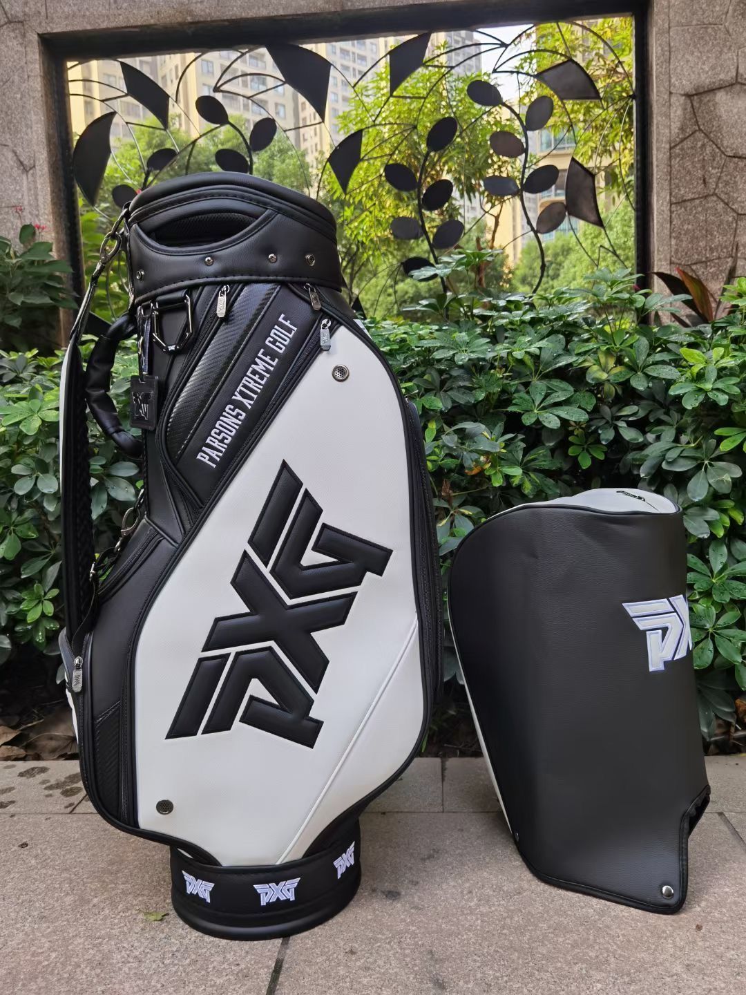 美品！ベニントン　キャディーバック 新品未使用 PXG エナメル ゴルフバッグ スタンドバッグ BRIEFING