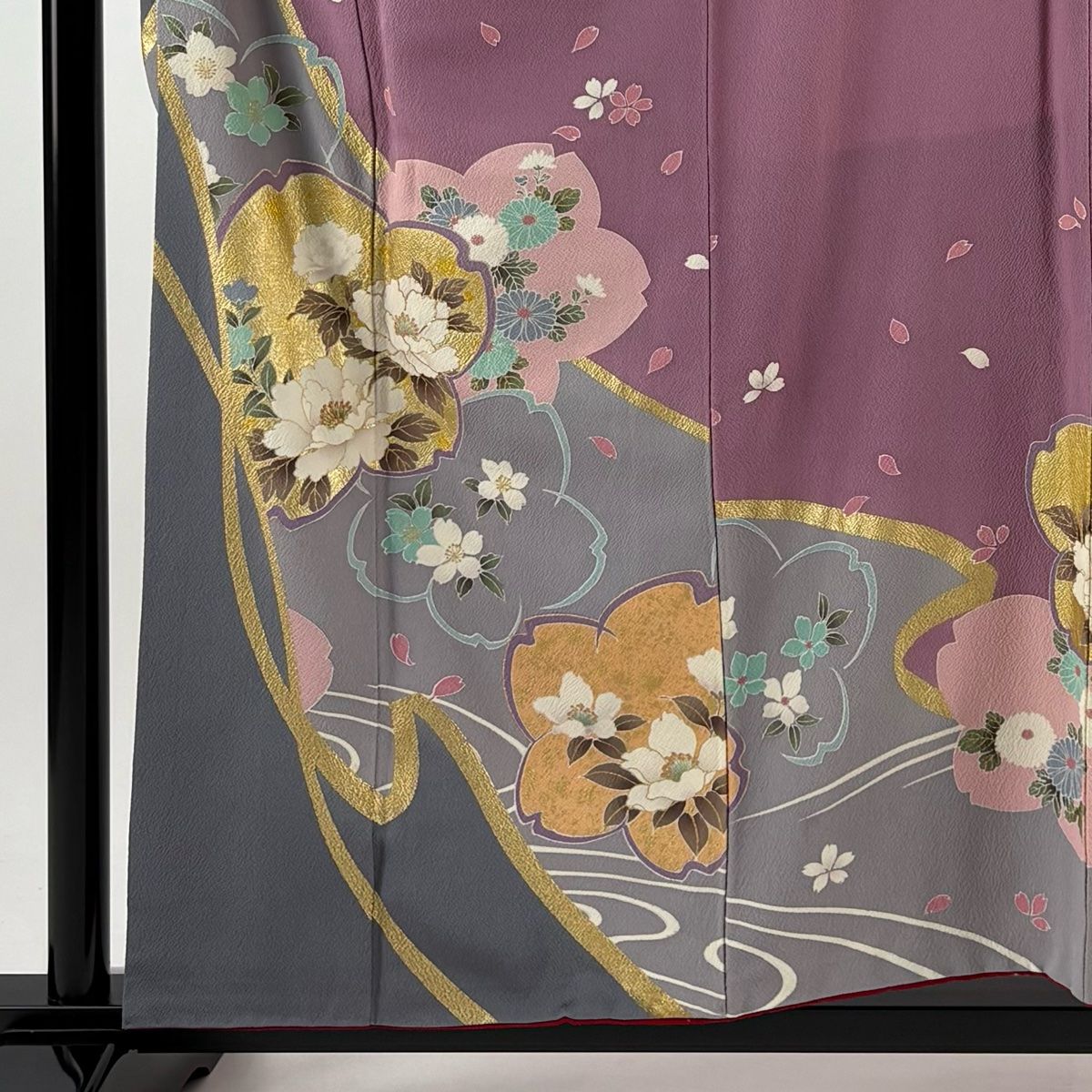 【専用】振袖 着物 中古 正絹 薔薇模様 身丈156cm M A1085-8 振袖 身丈156cm 裄丈65.5cm M 袷 桜 草花 箔 金彩 紫 正絹 秀品