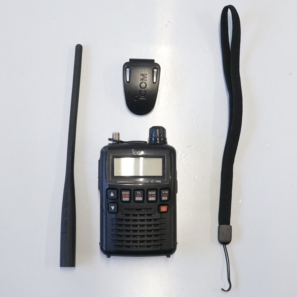 ICOM アイコム IC-R6 広帯域ハンディレシーバー トランシーバー ブラック ジャンク オールリセット済み X6477