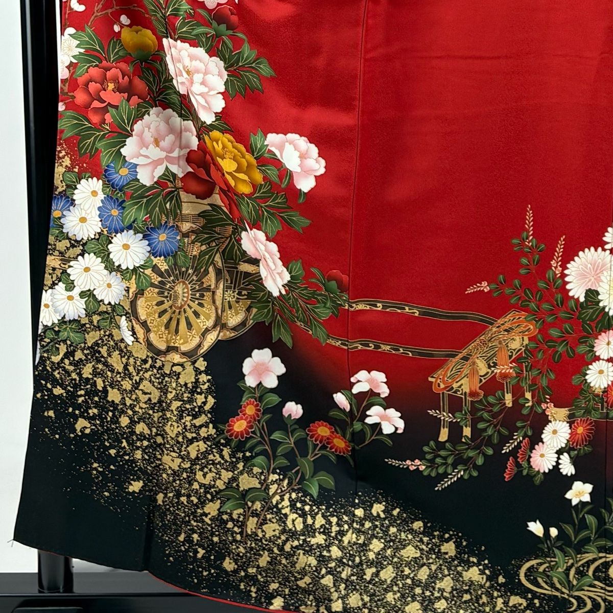 バイセル 着物 名品 振袖 赤茶色 孔雀 桜 流水 金彩 銀彩 ラメ 正絹 袷 166cm Mサイズ ☆☆☆☆ 振袖 ｜ 中古着物・帯・和装小物 ｜ バイセル オンライン