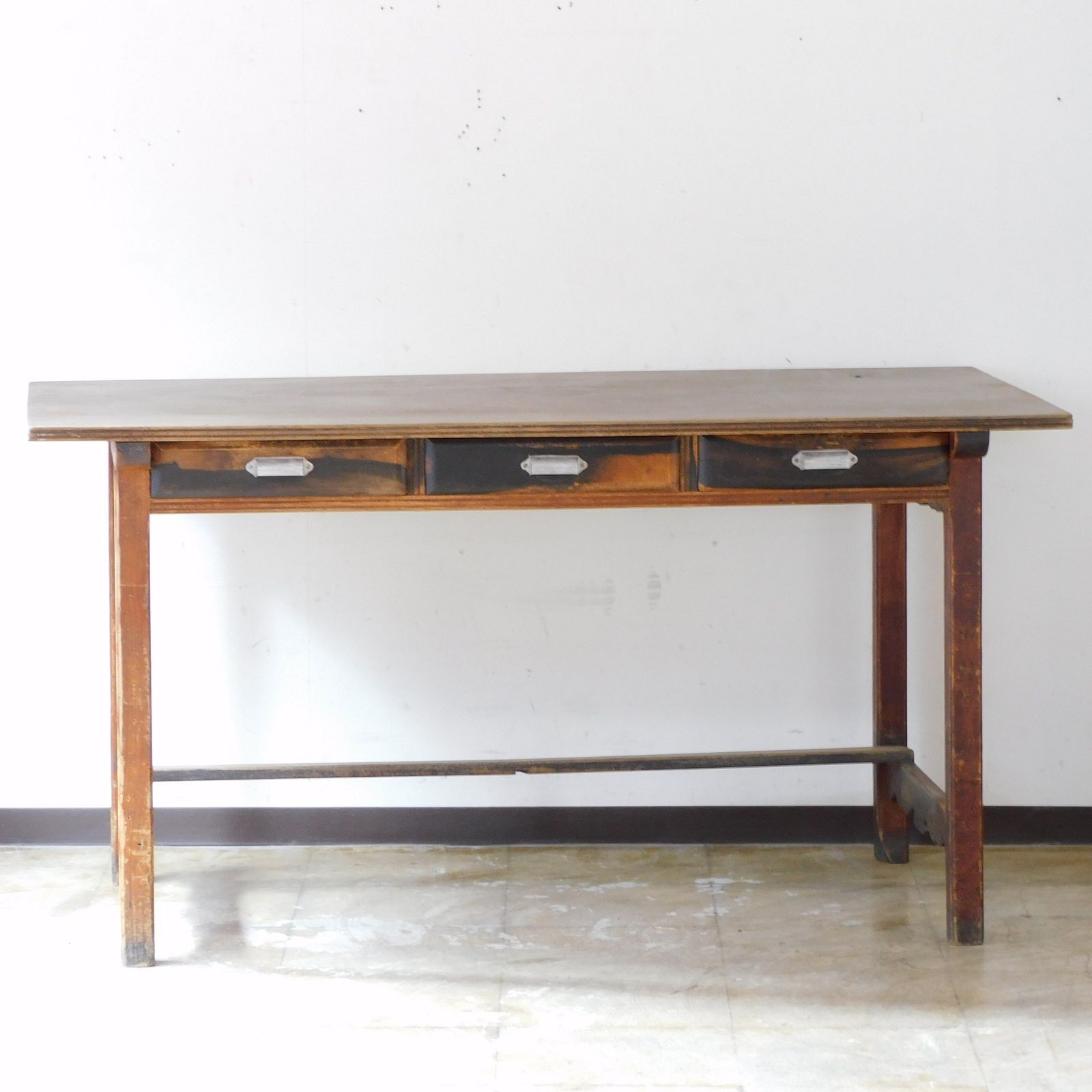 ふるい木味 両面引出しの大きなワークテーブル 作業台 HK-a-05623 | アンティーク 古道具 無垢材 カウンター 机 展示台