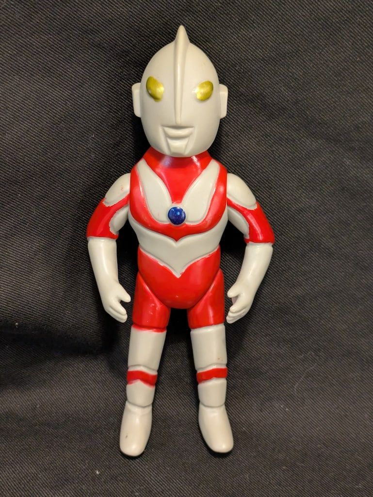 ぶたのはな 怪獣シリーズ|ぶたのはな ウルトラマン グレー成型|赤ライン