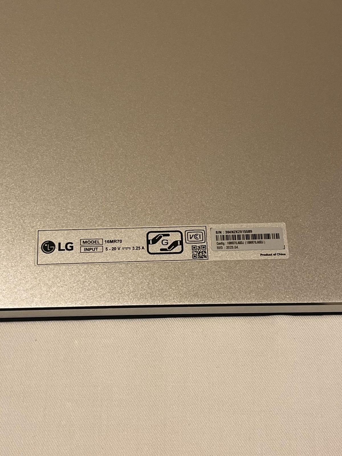 モバイルモニター|16型 16MR70