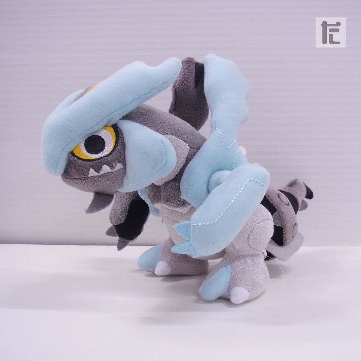 ポケモンセンター ポケドール ブラックキュレム / PK01832 - メルカリ