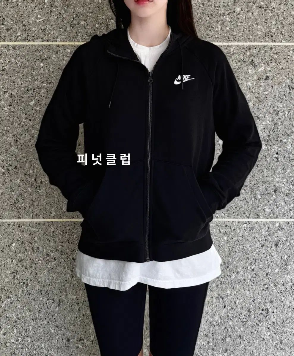 NIKE ナイキ エッセンシャル フード ジップアップ プールハウス Tシャツ BV 3343 ー 010