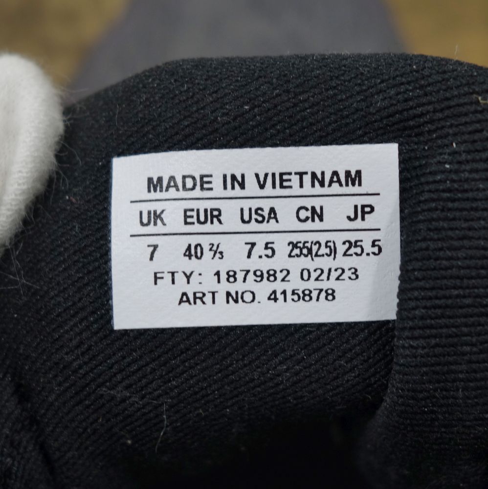 415878