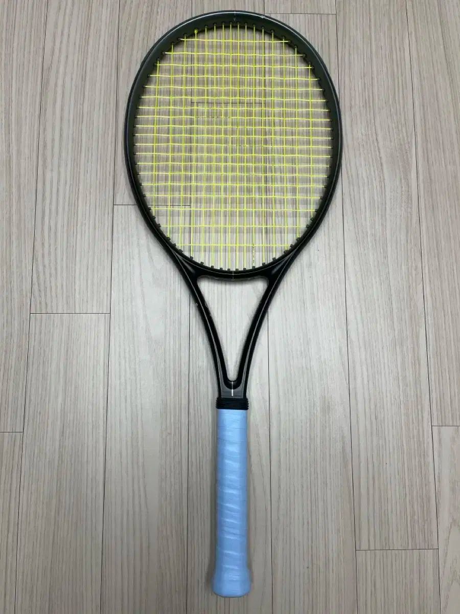 ウィルソン RF01 Hello Future ライト テニスラケット