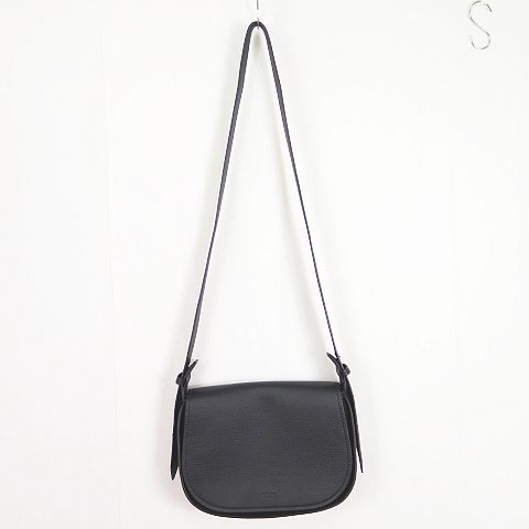 ヒューゴボス HUGO BOSS エンボスロゴ グレインレザー サドルバッグ