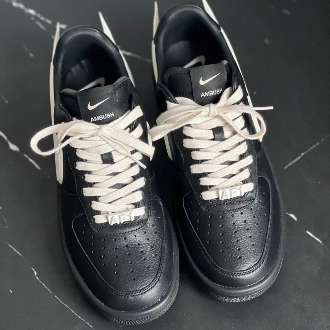 AMBUSH × ナイキ エアフォース 1 ロー「ブラック」スニーカー AMBUSH × Nike Air Force 1 Low "Black"