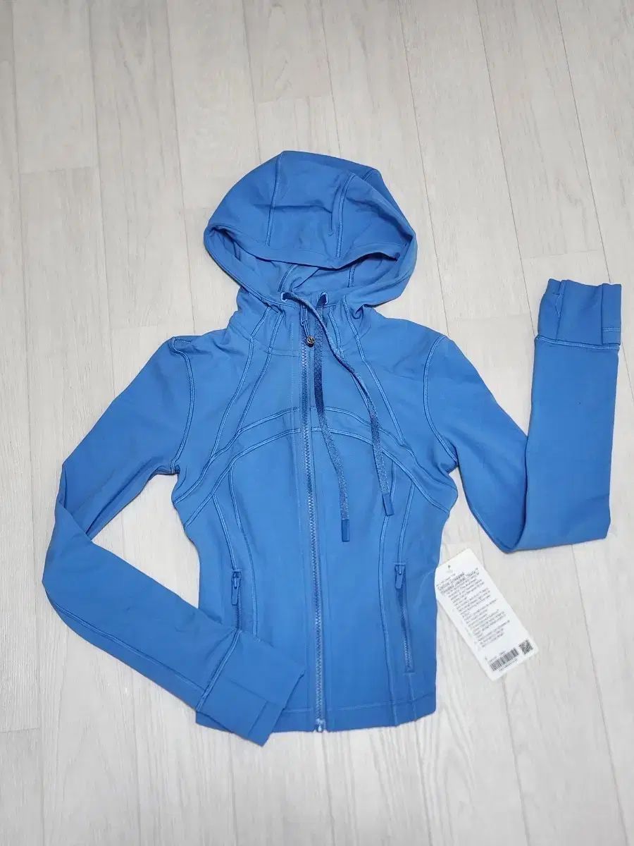 lululemon ルルレモン 定義 クロップド フード ジャケット プールパーティー 2 サイズ