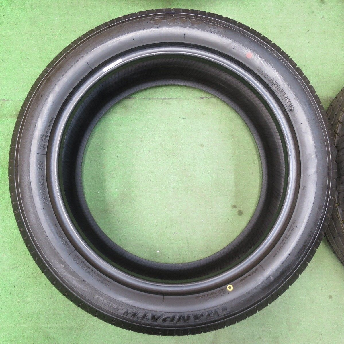 新車外し☆235/50R18 トーヨー トランパス R30 タイヤ 18インチ